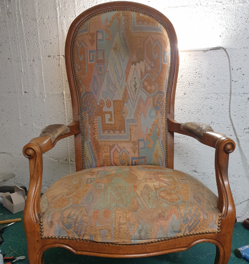 Ricaud Tapissier Décorateur TAPISSIER D AMEUBLEMENT Avant8 222